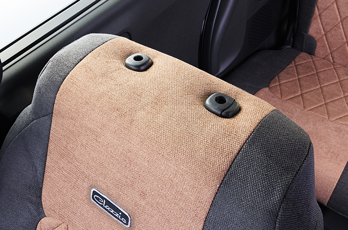 ヘッドレストの穴あけ加工